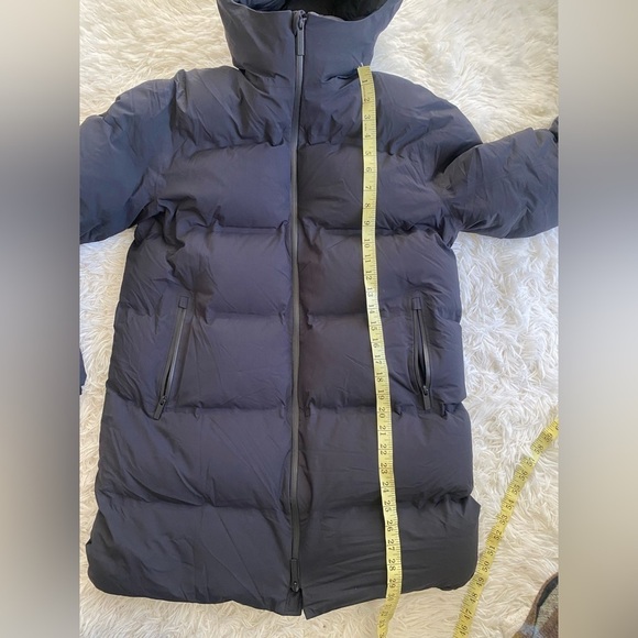 Aritzia The Super Puff™ The Super Puff₂O™ Mid - Rainstop™ - Picture 4 of 15